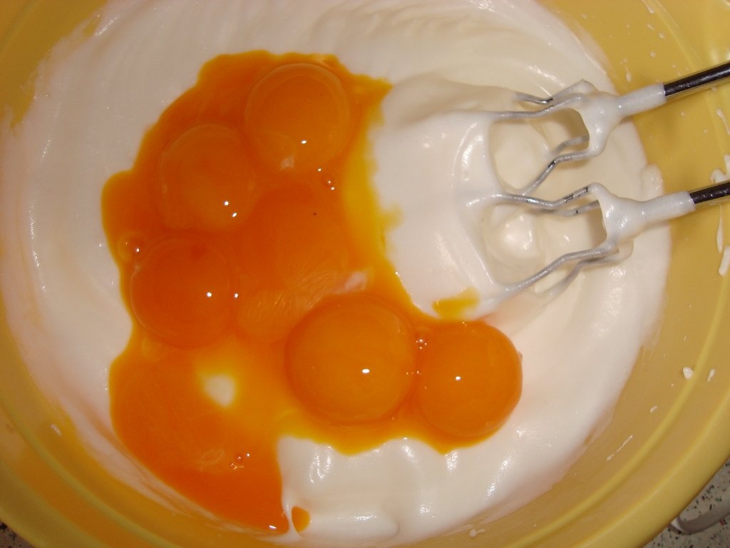 Tort de ciocolata de 8 Martie