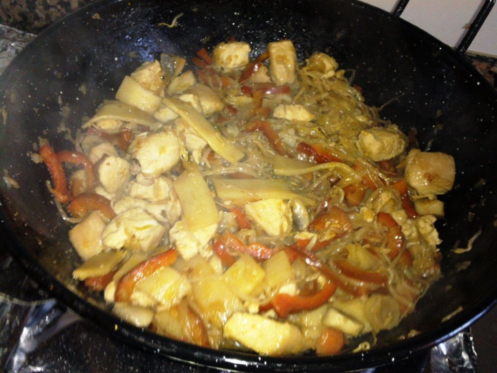 Fiedea chinezeasca cu pui si legume