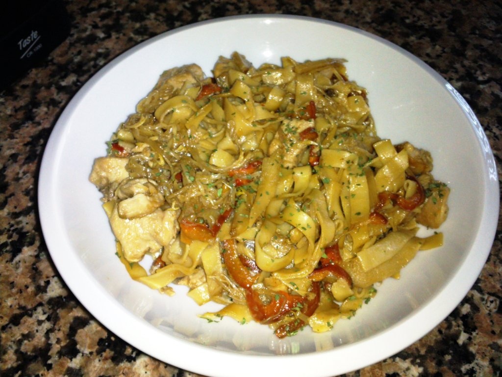 Fiedea chinezeasca cu pui si legume
