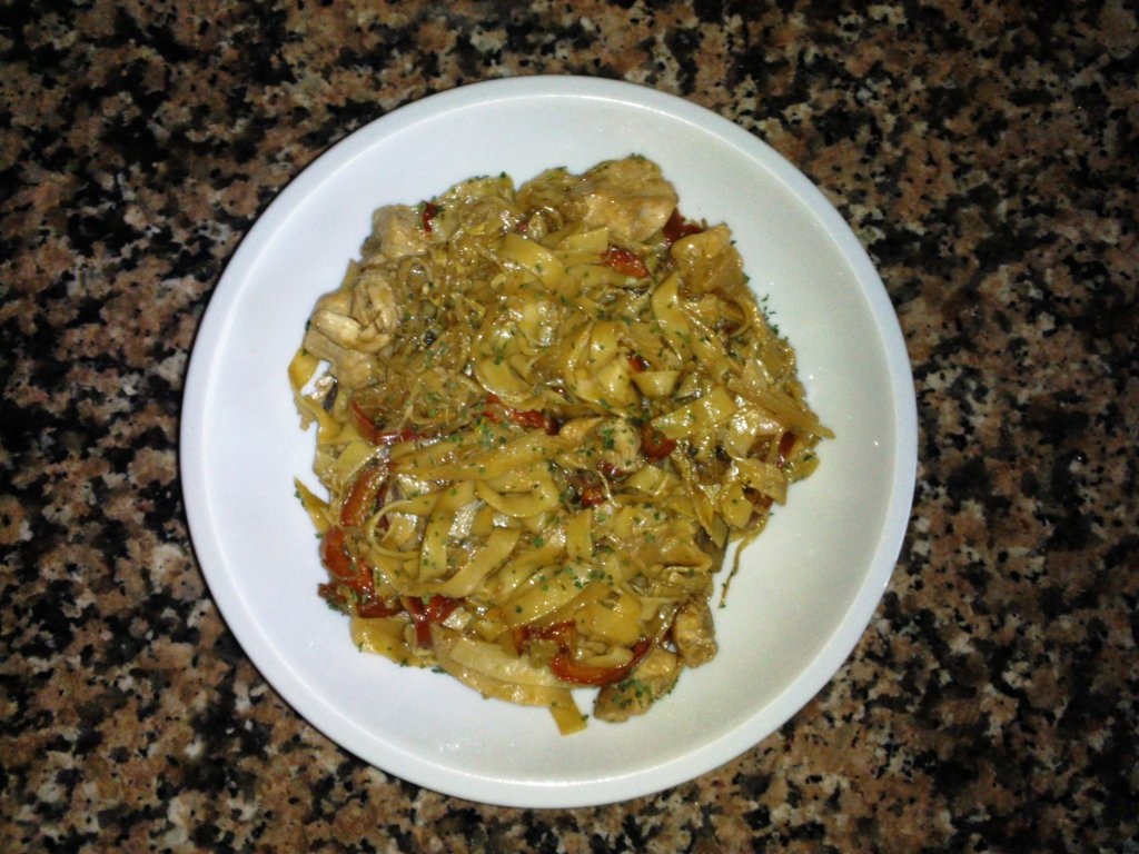 Fiedea chinezeasca cu pui si legume