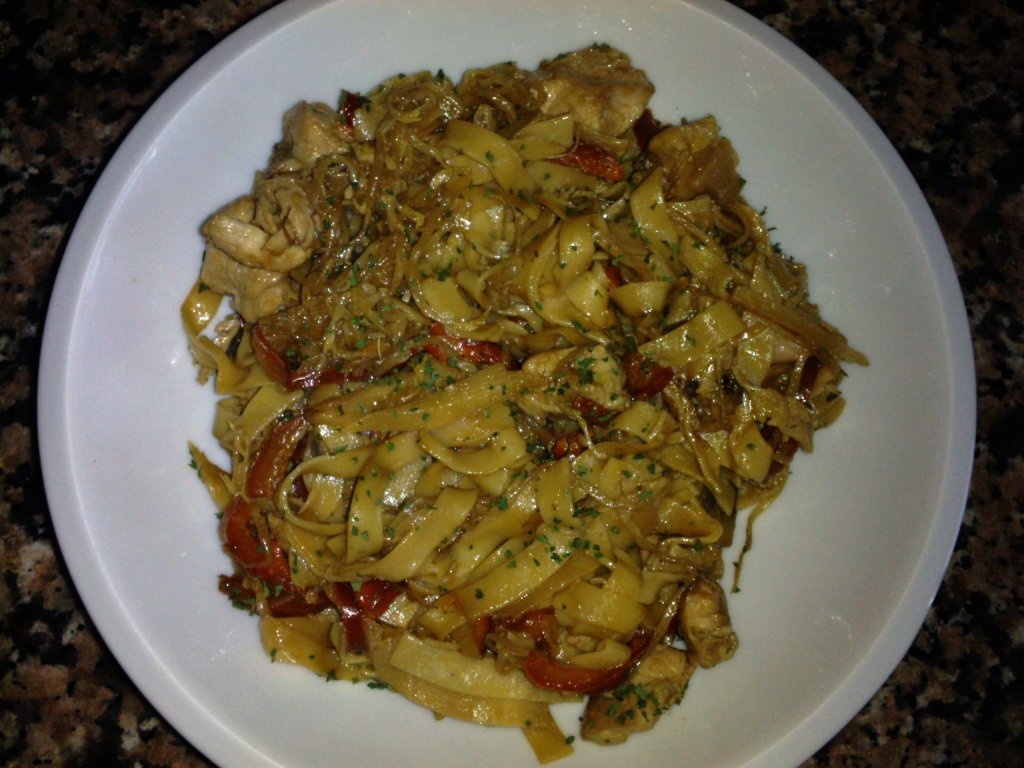 Fiedea chinezeasca cu pui si legume