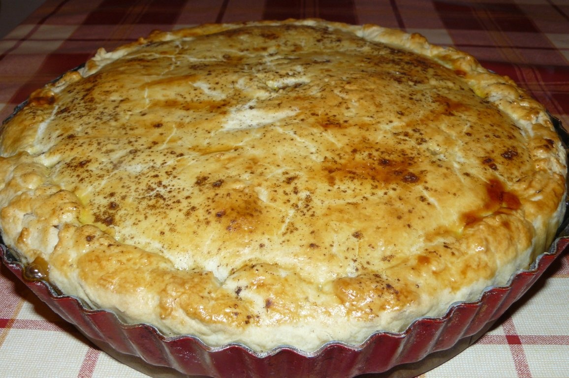 Turtă cu mere glasate