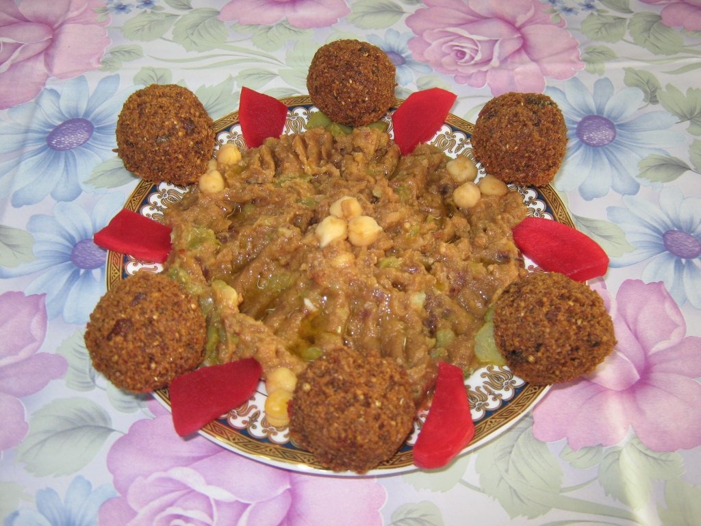 Micul dejun arab- 3."Falafel"- chifteluţe de naut si bob(fava beans)-de post