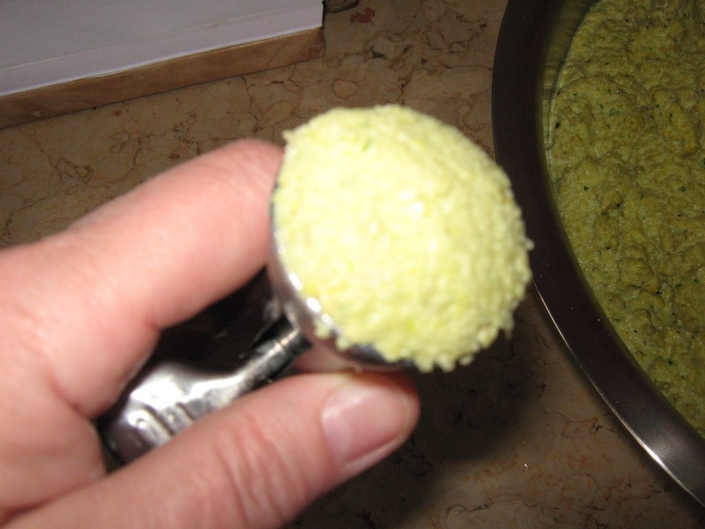 Micul dejun arab- 3."Falafel"- chifteluţe de naut si bob(fava beans)-de post