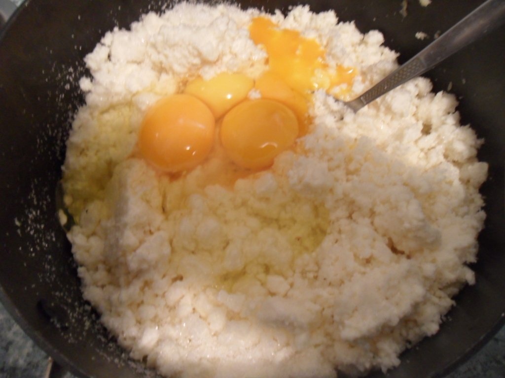 Placinta cu branza dulce si nuci