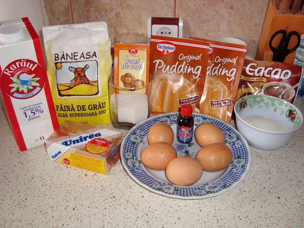 Prajitura pufoasa cu budinca