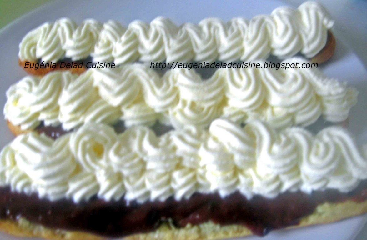 Eclere cu crema ganache si frisca