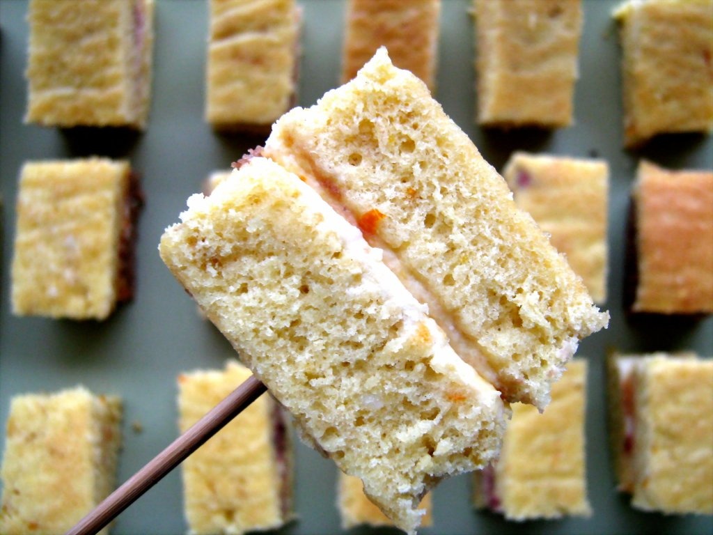 Prajiturele fara zahar cu gem dietetic si crema