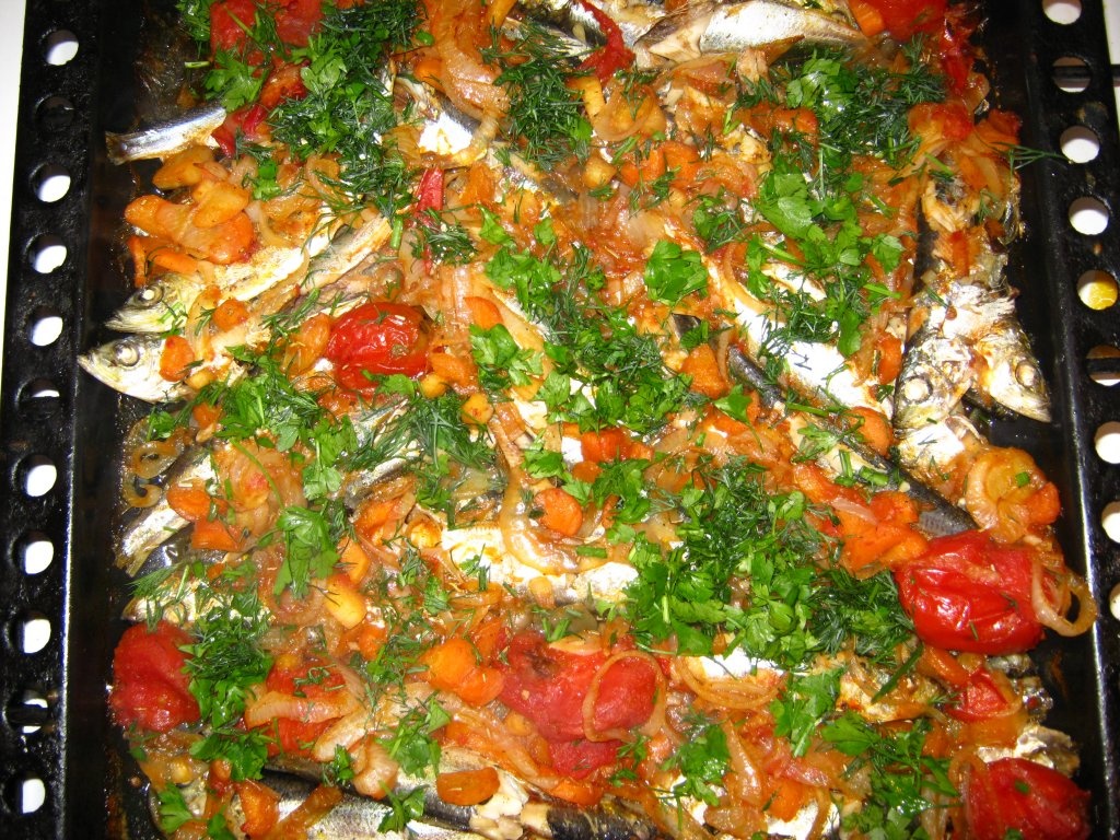 Hering la cuptor cu salata