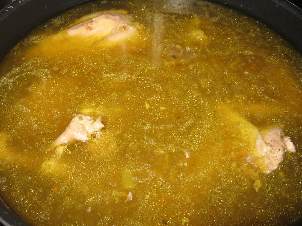 Pilaf cu carne de gaina si ardei copti