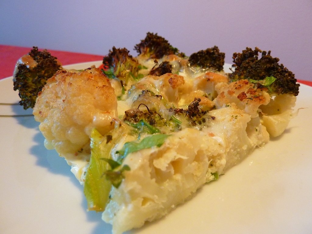 Placinta cu brocoli si conopida