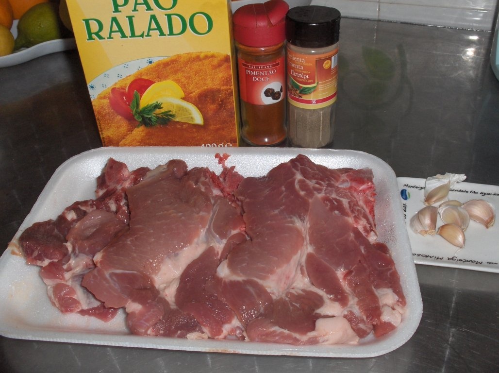 Cotlete pane în stil portughez