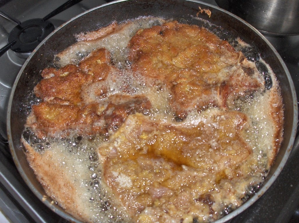 Cotlete pane în stil portughez