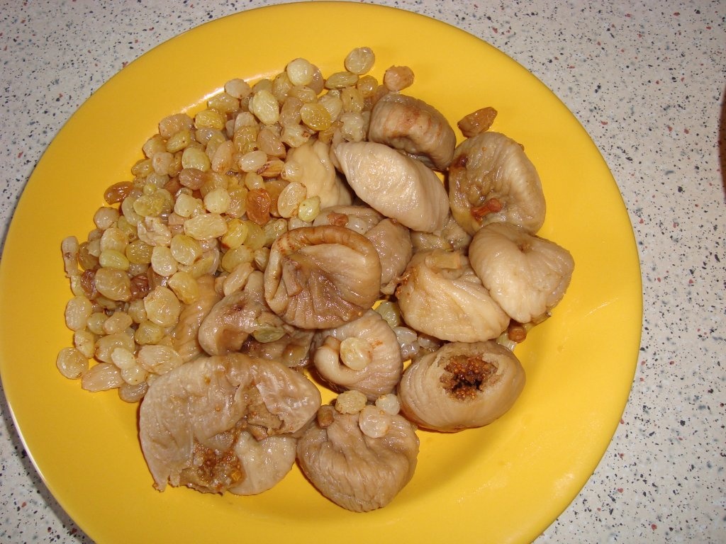 Salata de stafide, mere si smochine