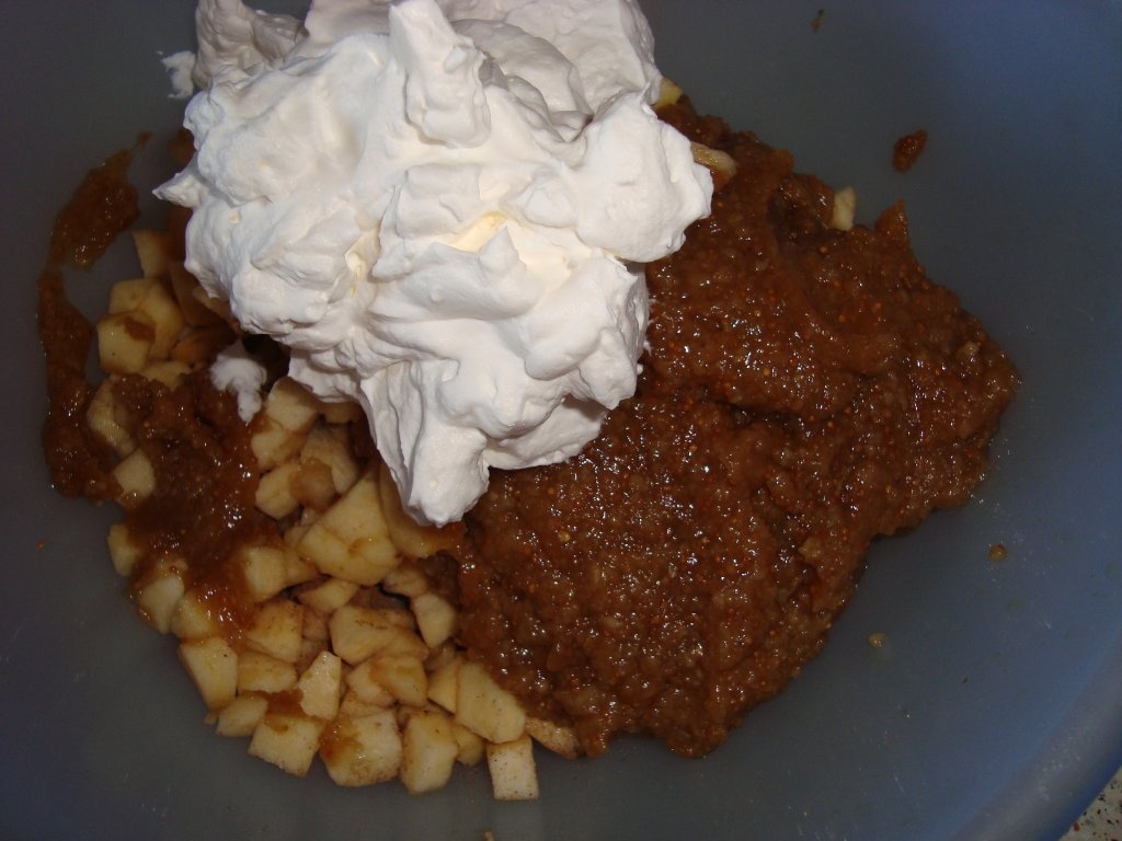 Salata de stafide, mere si smochine