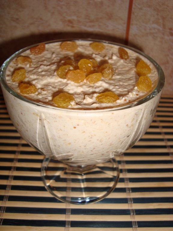 Salata de stafide, mere si smochine