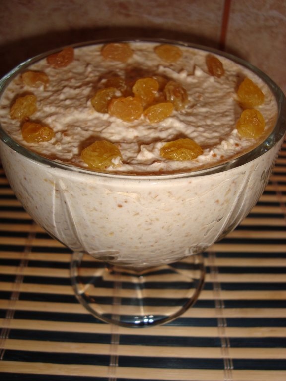 Salata de stafide, mere si smochine