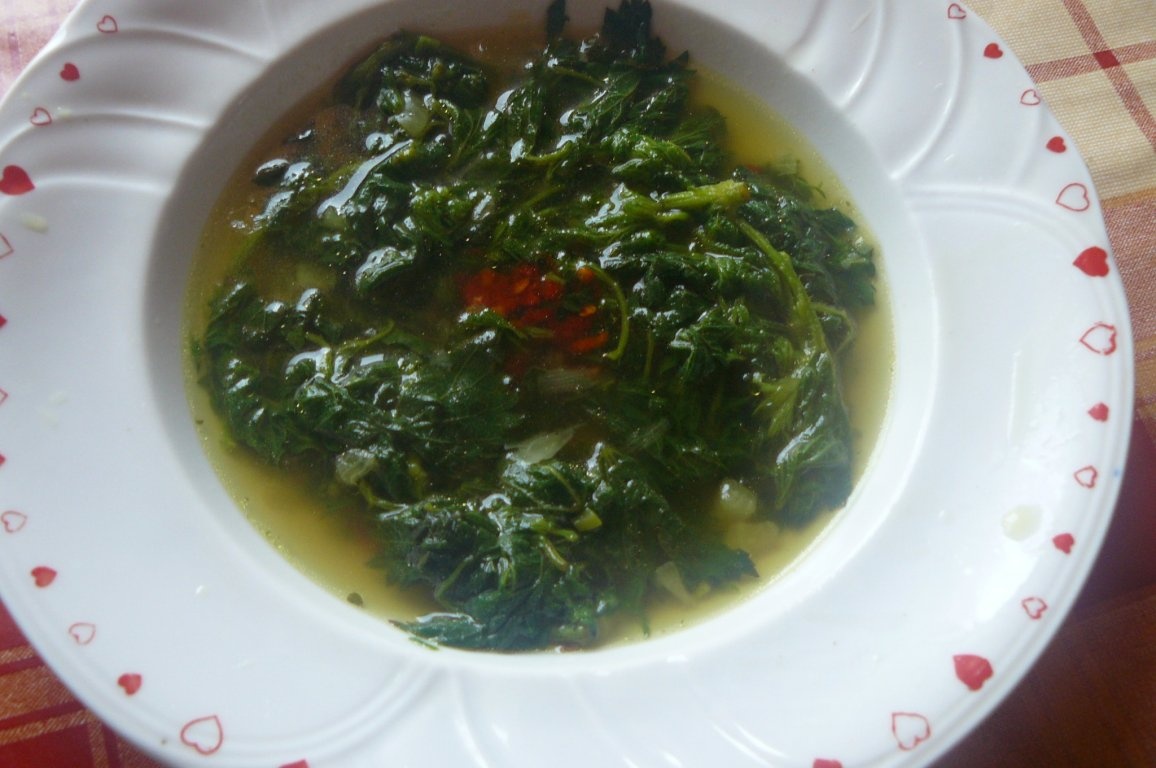 Ciorbă de urzici cu pretenţii aristocrate de velouté