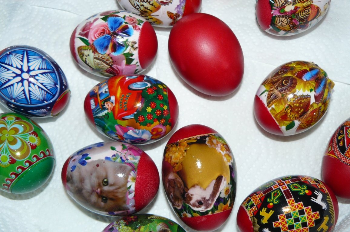 Ouă vopsite cu coji de ceapă