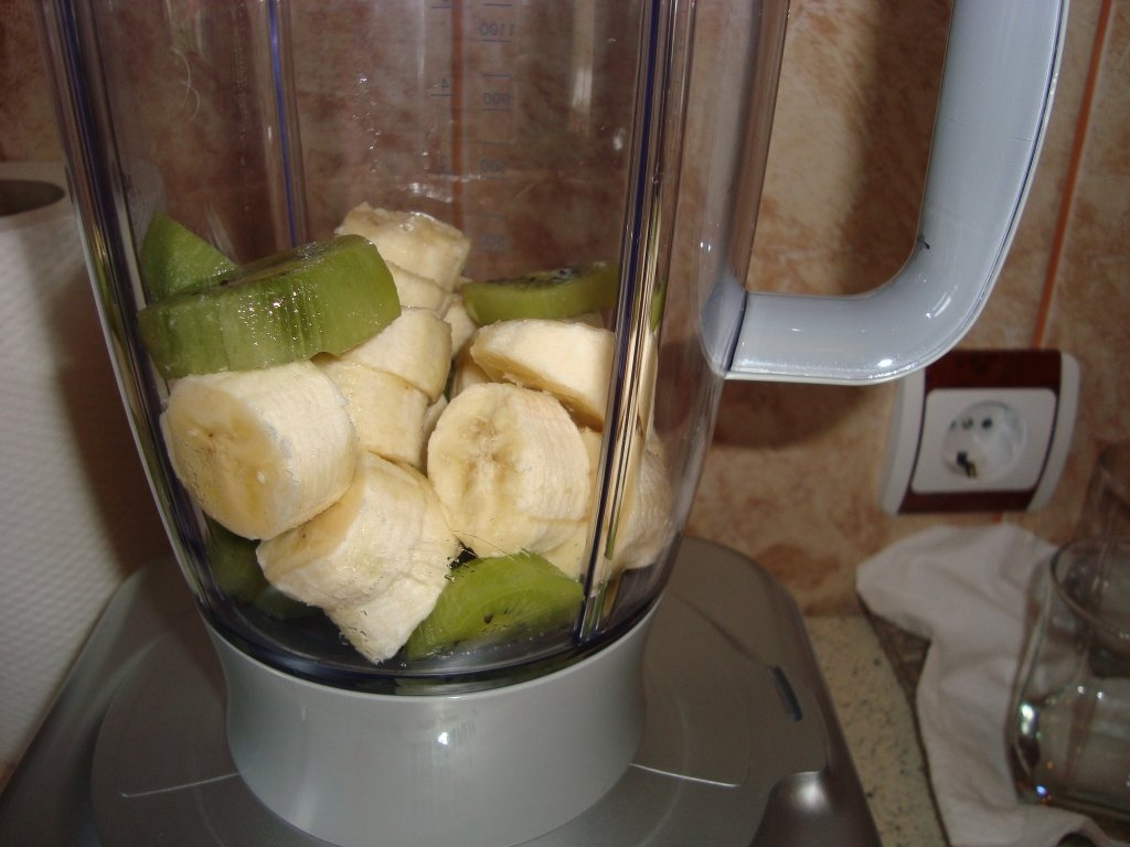 Suc de kiwi cu banane