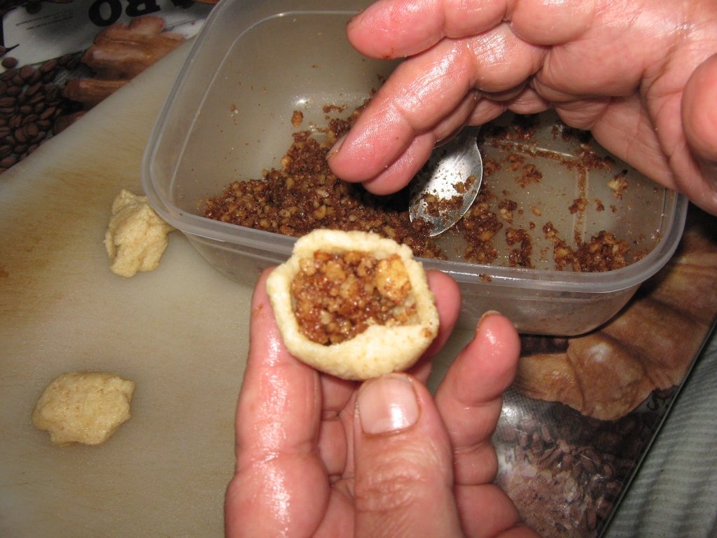 "Mamool"- Prajituri arabesti de Sarbatori