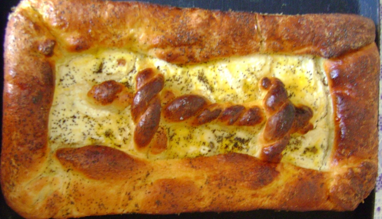 Pasca cu branza dulce si stafide