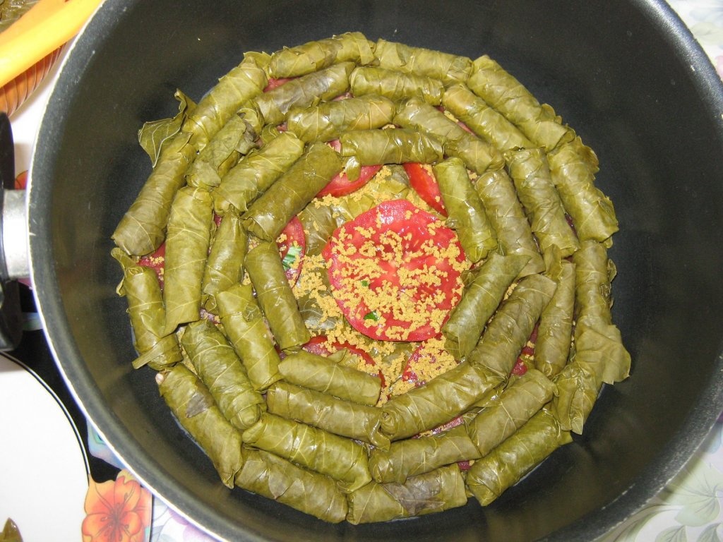 Sarmalute in foi de vita cu carne de oaie-reteta araba