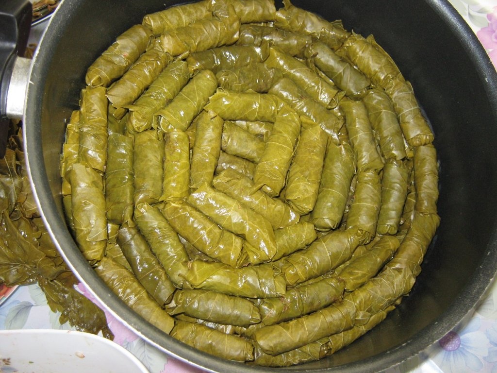 Sarmalute in foi de vita cu carne de oaie-reteta araba