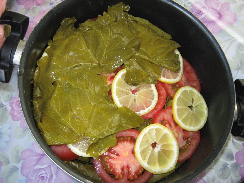 Sarmalute in foi de vita cu carne de oaie-reteta araba