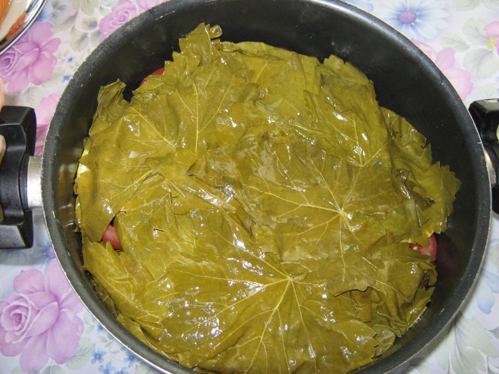 Sarmalute in foi de vita cu carne de oaie-reteta araba