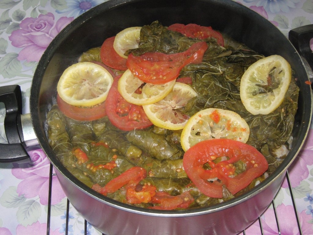 Sarmalute in foi de vita cu carne de oaie-reteta araba