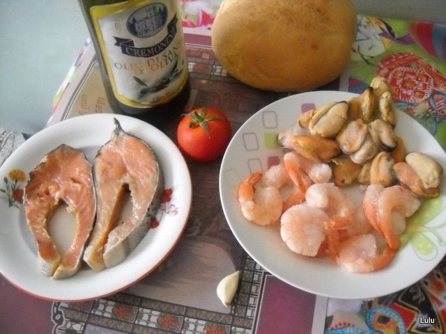 Peste si fructe de mare pe paine