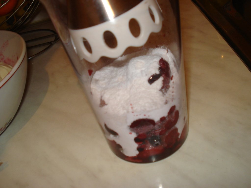 Prajitura cu fructe de padure