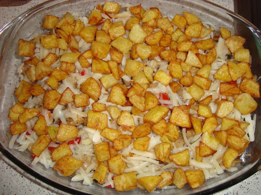 Cartofi cu ciuperci la cuptor