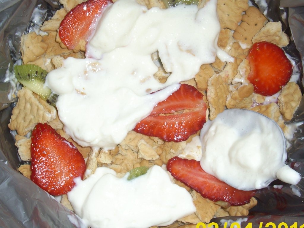 Tort cu fructe "Gogoasa"