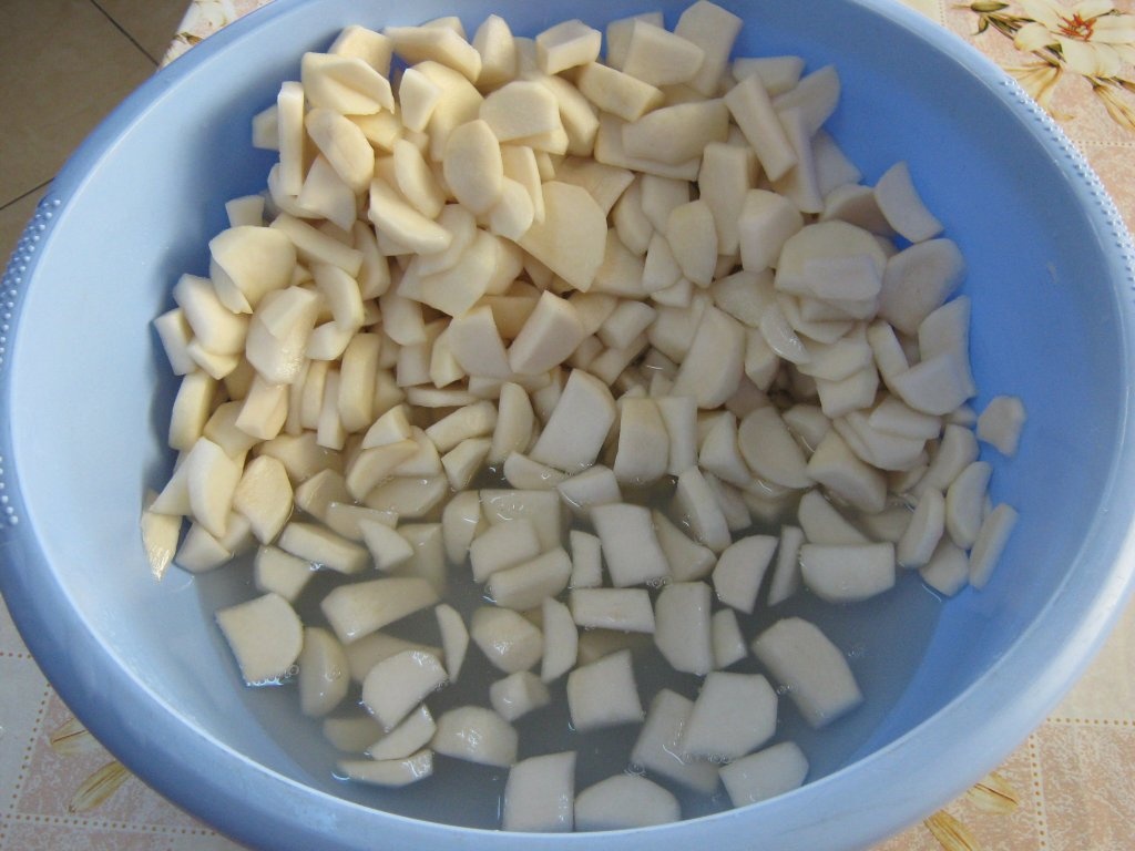 Micul dejun arab-5.Ridichi albe murate( pentru Ade)