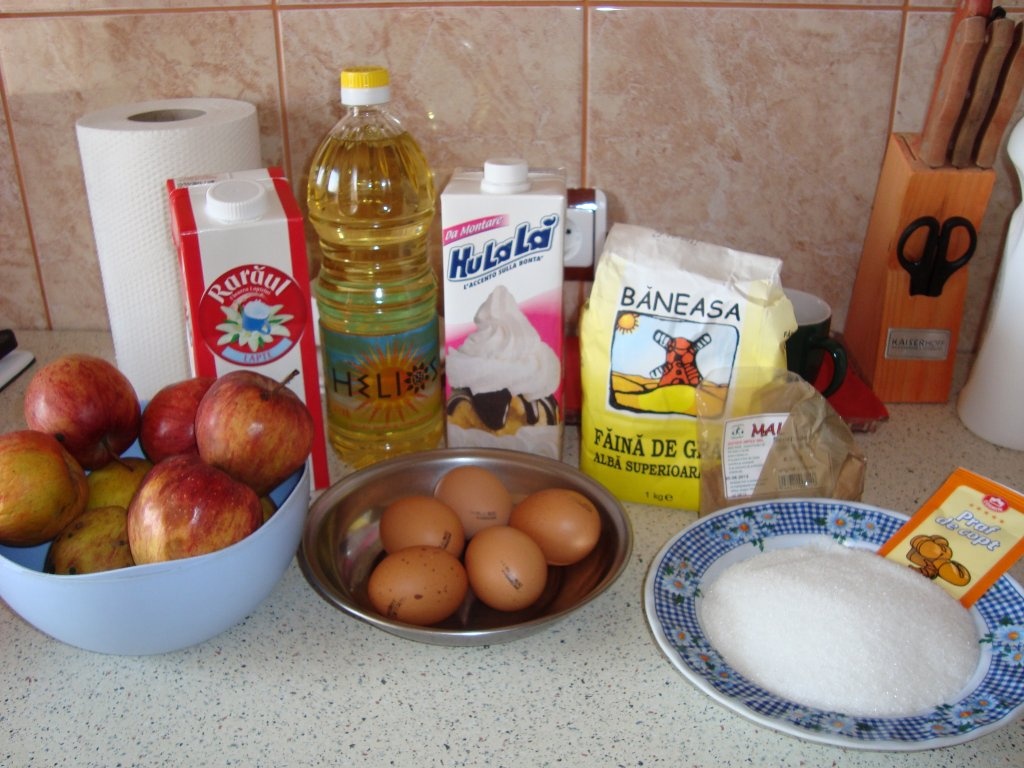 Prajitura cu mere si frisca