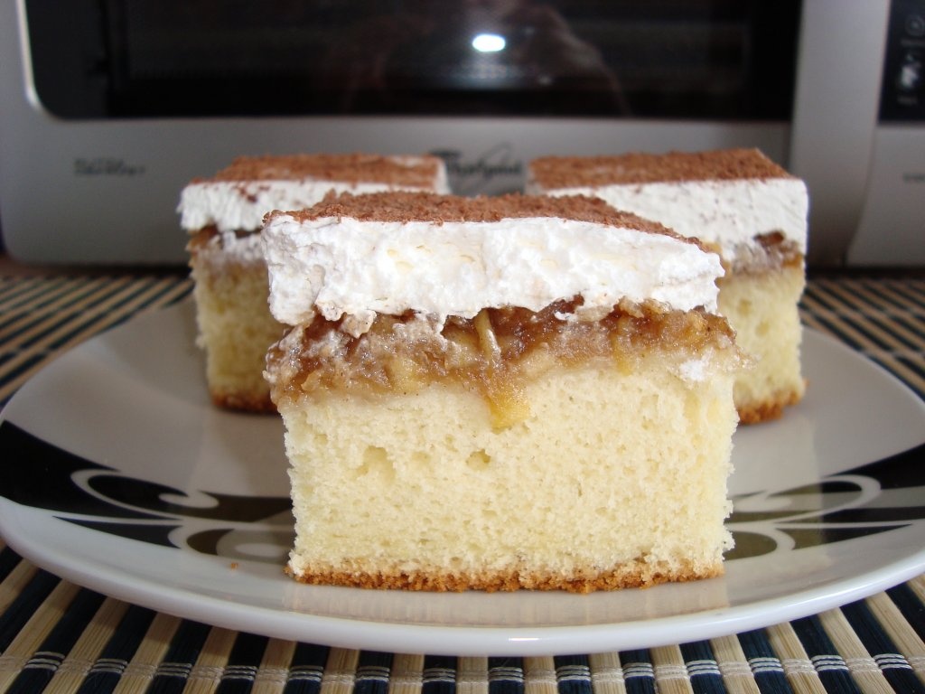 Prajitura cu mere si frisca