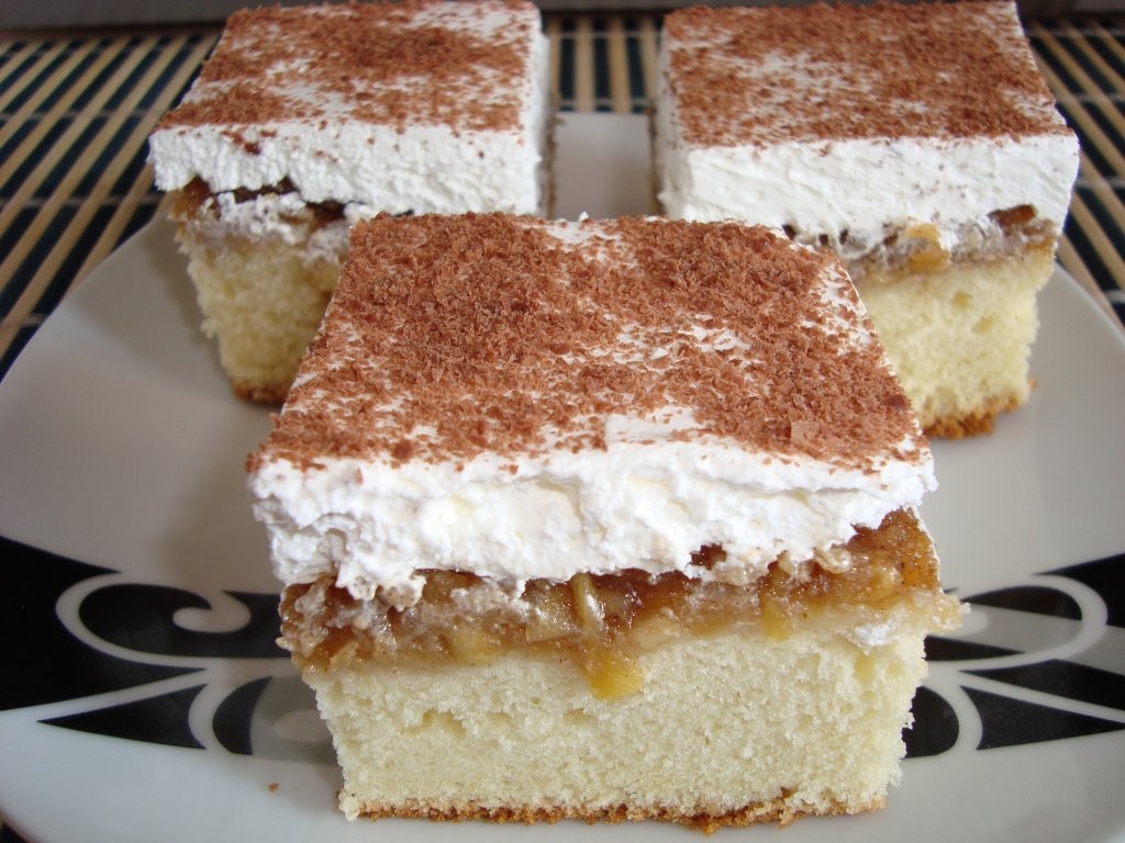 Prajitura cu mere si frisca