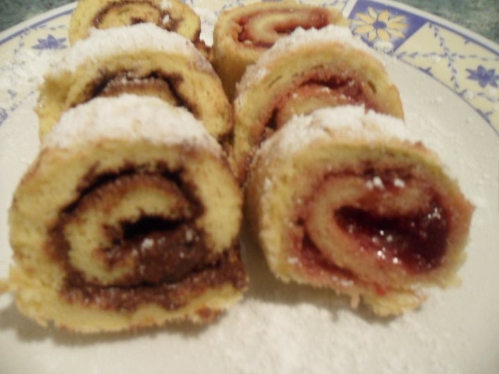 Rulada cu ciocolata sau dulceata