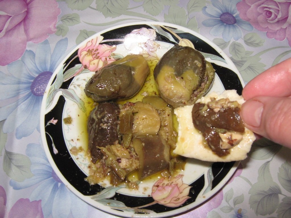 Micul dejun arab-6."Maqdus": vinete umplute in ulei de masline