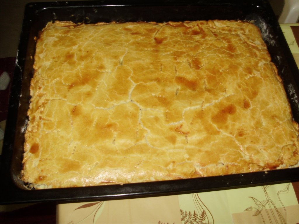 Placinta cu branza si stafide