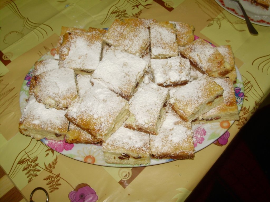 Placinta cu branza si stafide