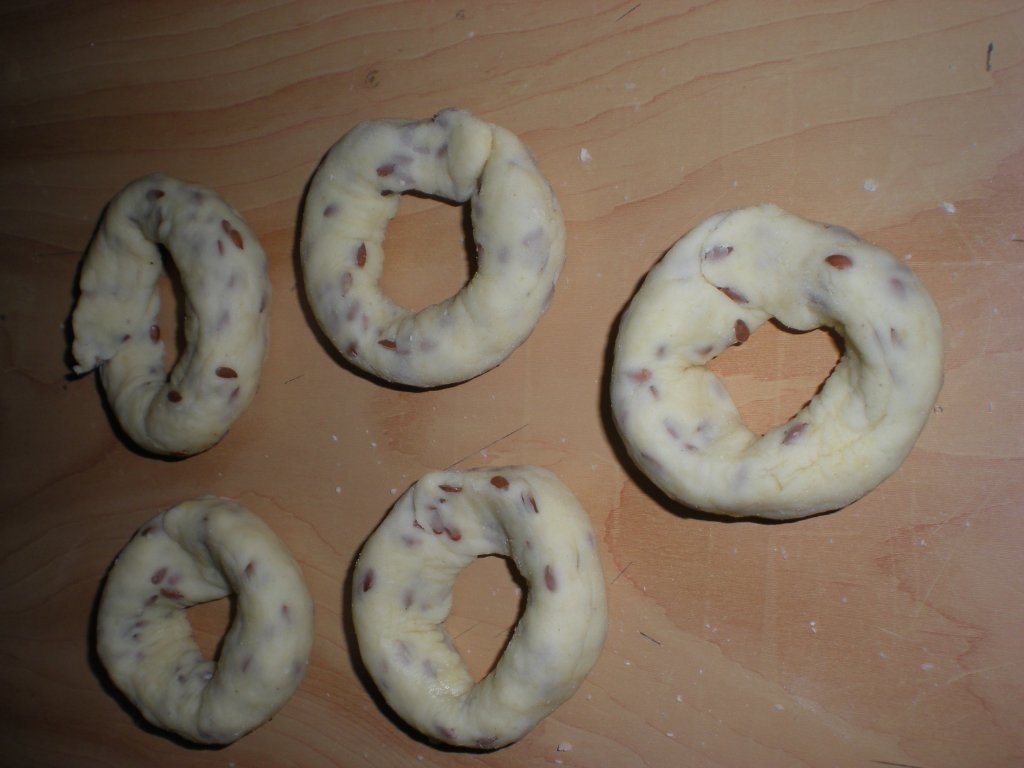 Covrigi cu seminte de in