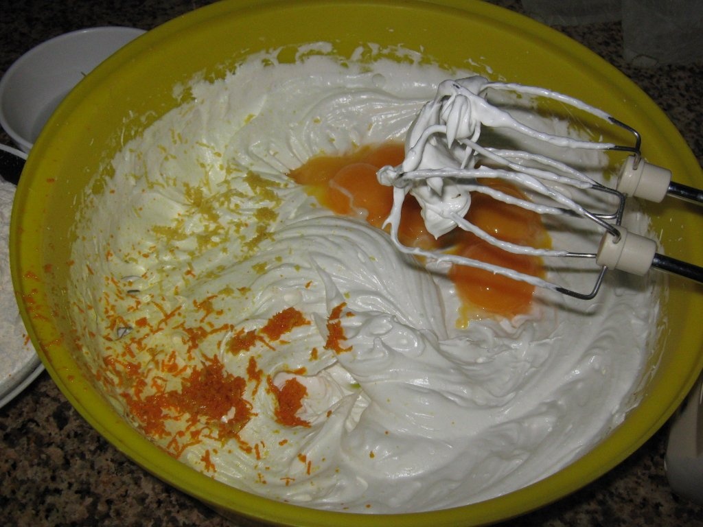 Tort cu crema de lamaie