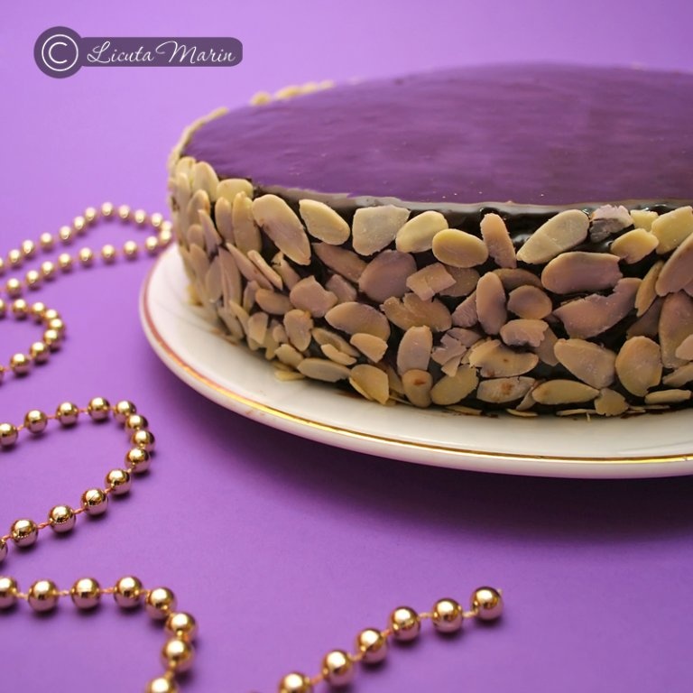 Tort Deliciu de Ciocolata