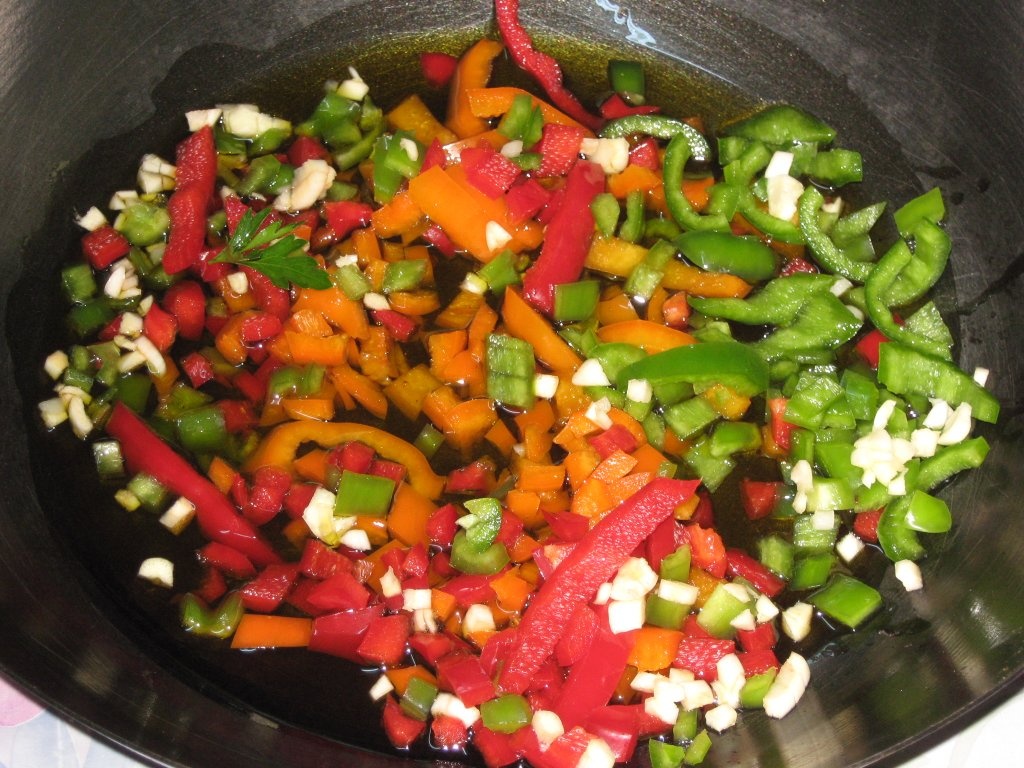 Spaghete cu ardei de 3 culori