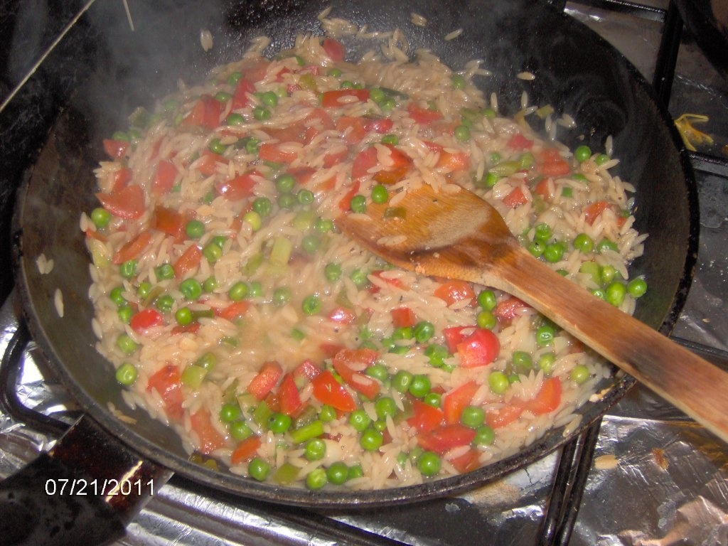 Sferturi de pasare cu couscus