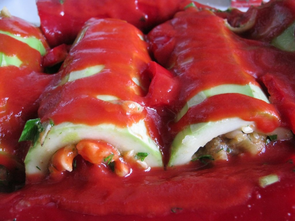 Dovlecei umpluti cu carne de pui