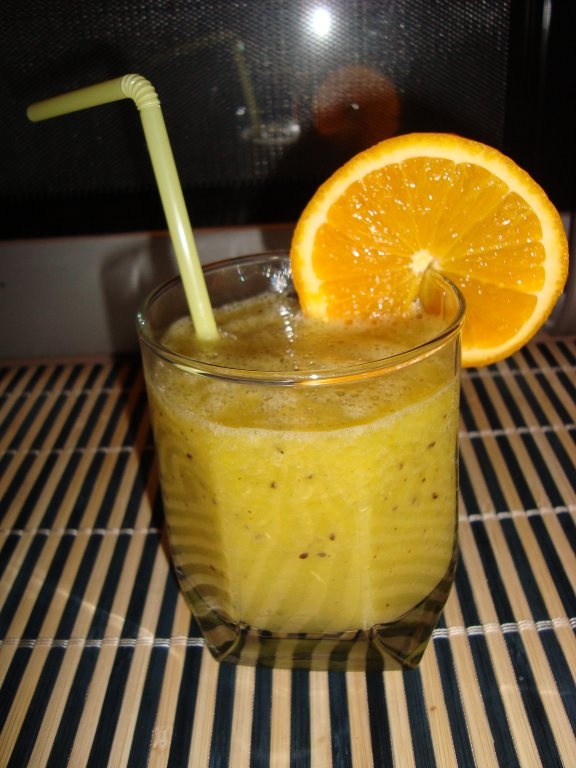 Suc de kiwi cu portocale